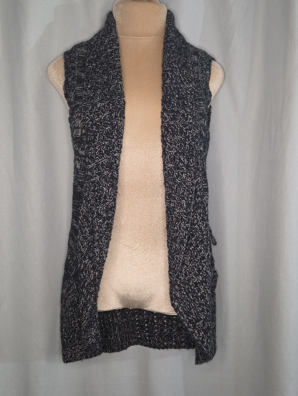 Mudd M Medium New NWT Cozy Open-Front Black & White Knit Sweater Vest